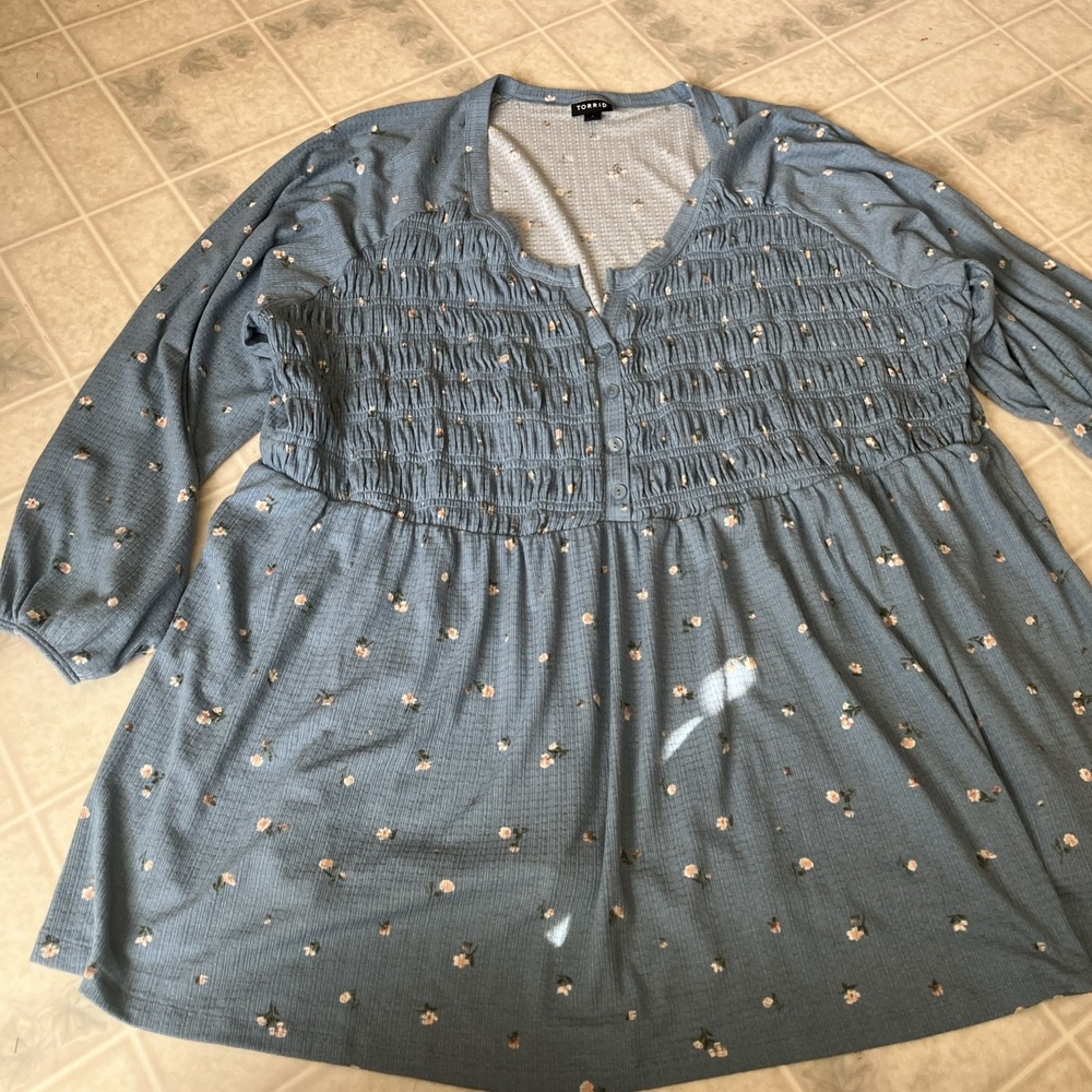 Torrid Blue Floral Knit Smocked Babydoll Henley Top Plus Size 4 Loose Casual